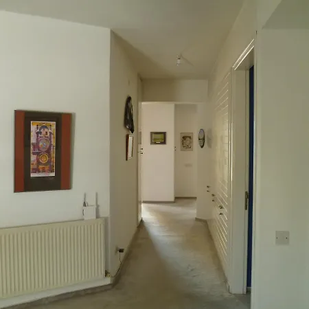 Pensionat Datacom House - The Sky Blue Nicosia