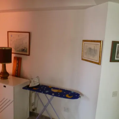 Datacom House - The Sky Blue Pensionat Nicosia